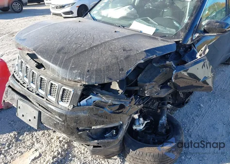 2018 Jeep Compass Limited 4X4 из США, поврежденный, VIN 3C4NJDCB2JT440622